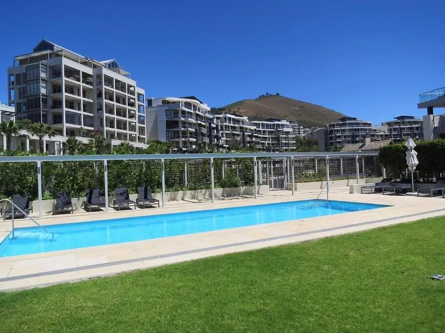 Luxury Waterfront Marina Apartment Cape Town